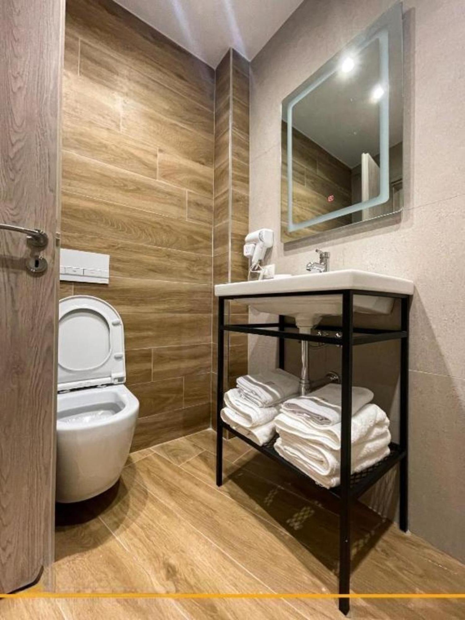Flori Apartments Sarandë 객실 사진