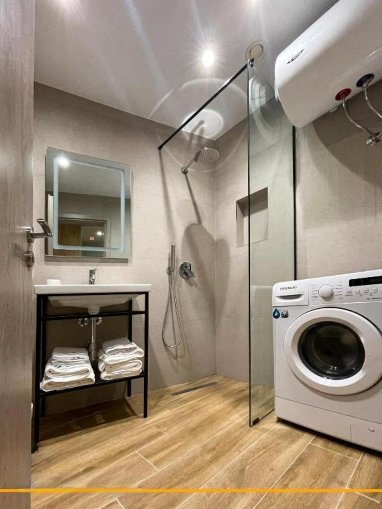 Flori Apartments Sarandë 객실 사진